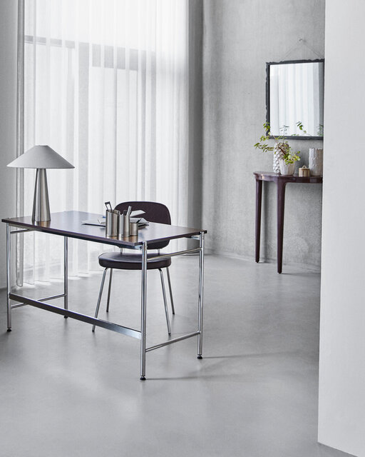 House Doctor Arph Schreibtisch Maulbeere/Chrom House Doctor Arph Schreibtisch Maulbeere/Chrom
