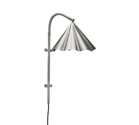 House Doctor Lámpara de pared Flola, plata cepillada House Doctor Lámpara de pared Flola, plata cepillada