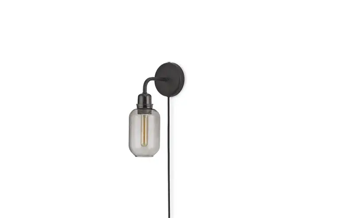 Normann Copenhagen Amp væglampe røg/sort