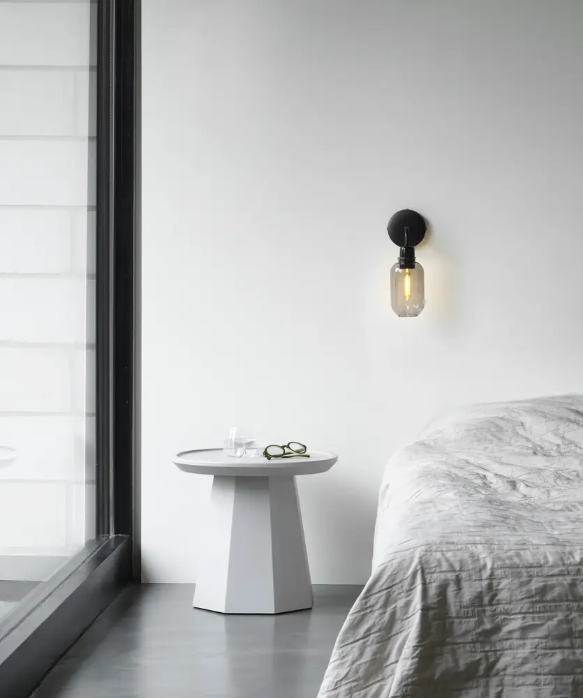 Normann Copenhagen Amp Wandleuchte, Rauchglas/Schwarz
