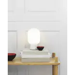 Normann Copenhagen Amp bordlampe hvit