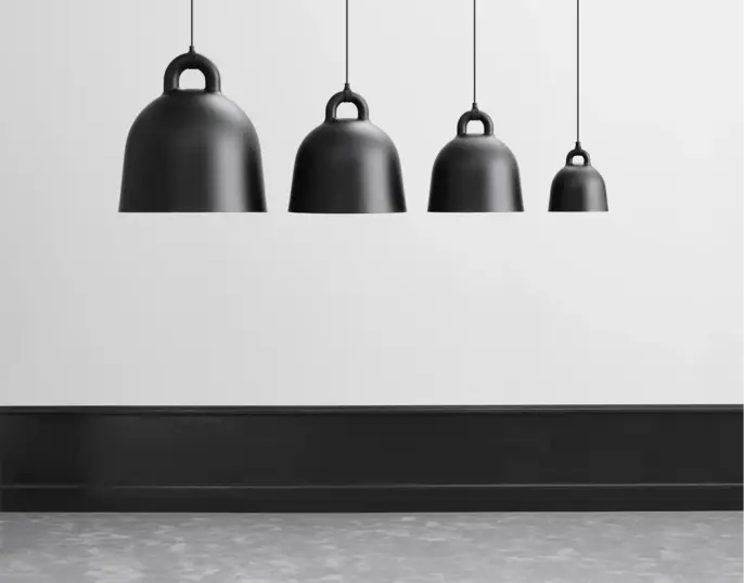 Normann Copenhagen Pendellampa Bell liten svart