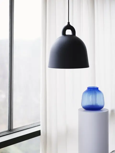 Normann Copenhagen Bell Pendelleuchte, mittelgroß, schwarz