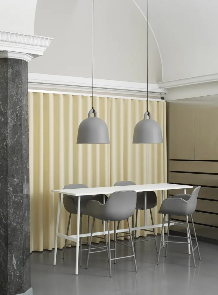 Normann Copenhagen Lampada a sospensione Bell, grigio medio