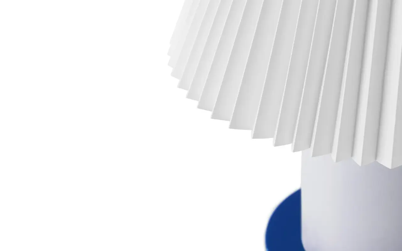 Normann Copenhagen Cellu Tischleuchte hellblau Normann Copenhagen Cellu Tischleuchte hellblau