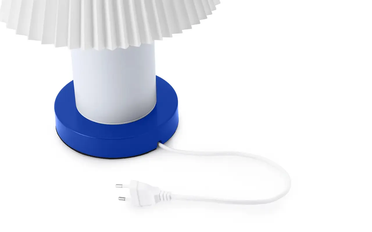 Normann Copenhagen Lampada da tavolo Cellu, luce blu Normann Copenhagen Lampada da tavolo Cellu, luce blu