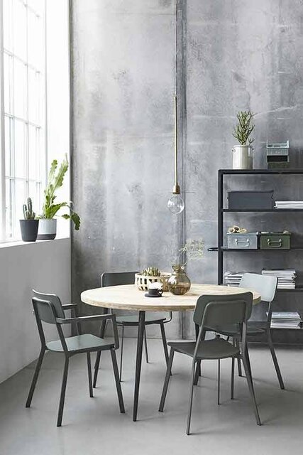 House Doctor Club ronde eettafel hout ijzer House Doctor Club ronde eettafel hout ijzer