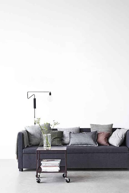 House Doctor Swing wandlamp zwart metaal messing House Doctor Swing wandlamp zwart metaal messing