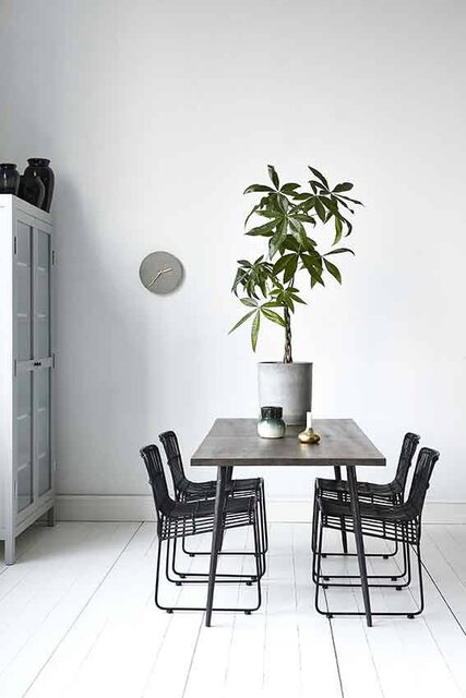House Doctor Club eettafel zwart hout ijzer