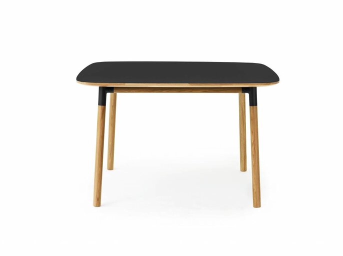 Normann Copenhagen Form bord eik svart