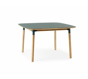 Normann Copenhagen Form tafel eiken groen Normann Copenhagen Form tafel eiken groen