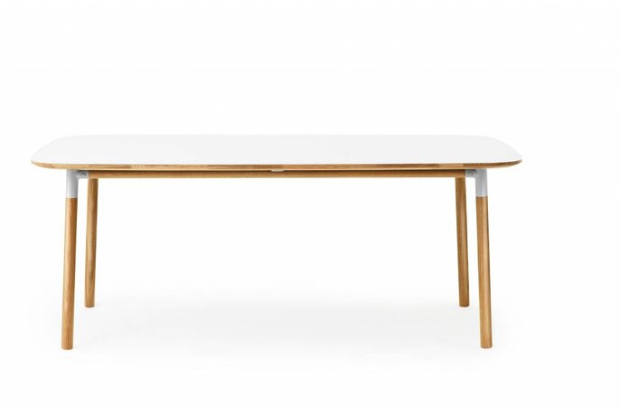 Normann Copenhagen Form tafel eiken wit