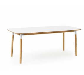 Normann Copenhagen Form tafel eiken wit Normann Copenhagen Form tafel eiken wit