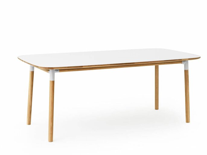 Normann Copenhagen Form tafel eiken wit