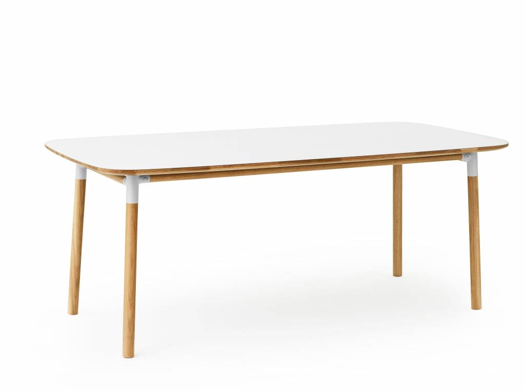 Normann Copenhagen table de Form de chêne blanc