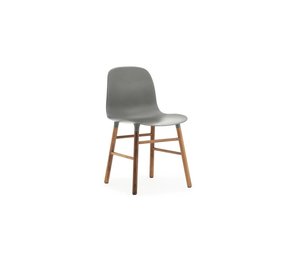 Normann Copenhagen Forma de silla de nogal silla gris Normann Copenhagen Forma de silla de nogal silla gris