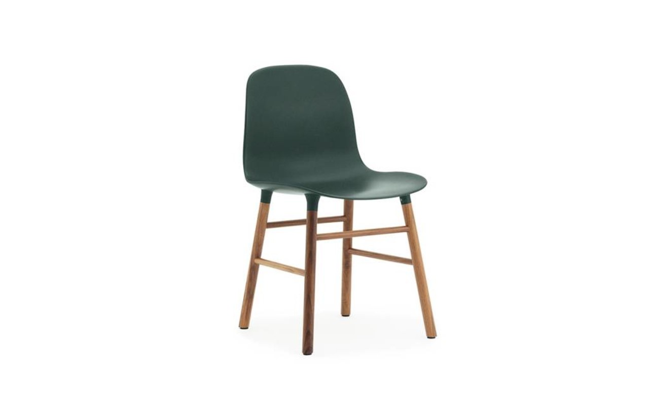 Normann Copenhagen Form Chair Walnut stol grønn Normann Copenhagen Form Chair Walnut stol grønn