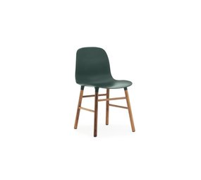 Normann Copenhagen Form Chair Walnut stol grønn Normann Copenhagen Form Chair Walnut stol grønn