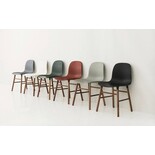 Normann Copenhagen Form Chair Walnut stol grønn Normann Copenhagen Form Chair Walnut stol grønn