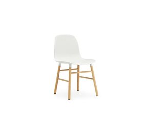 Normann Copenhagen Form Chair hvit eik stol Normann Copenhagen Form Chair hvit eik stol