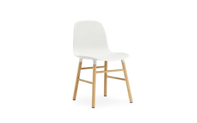 Normann Copenhagen Form Chair eiken stoel wit