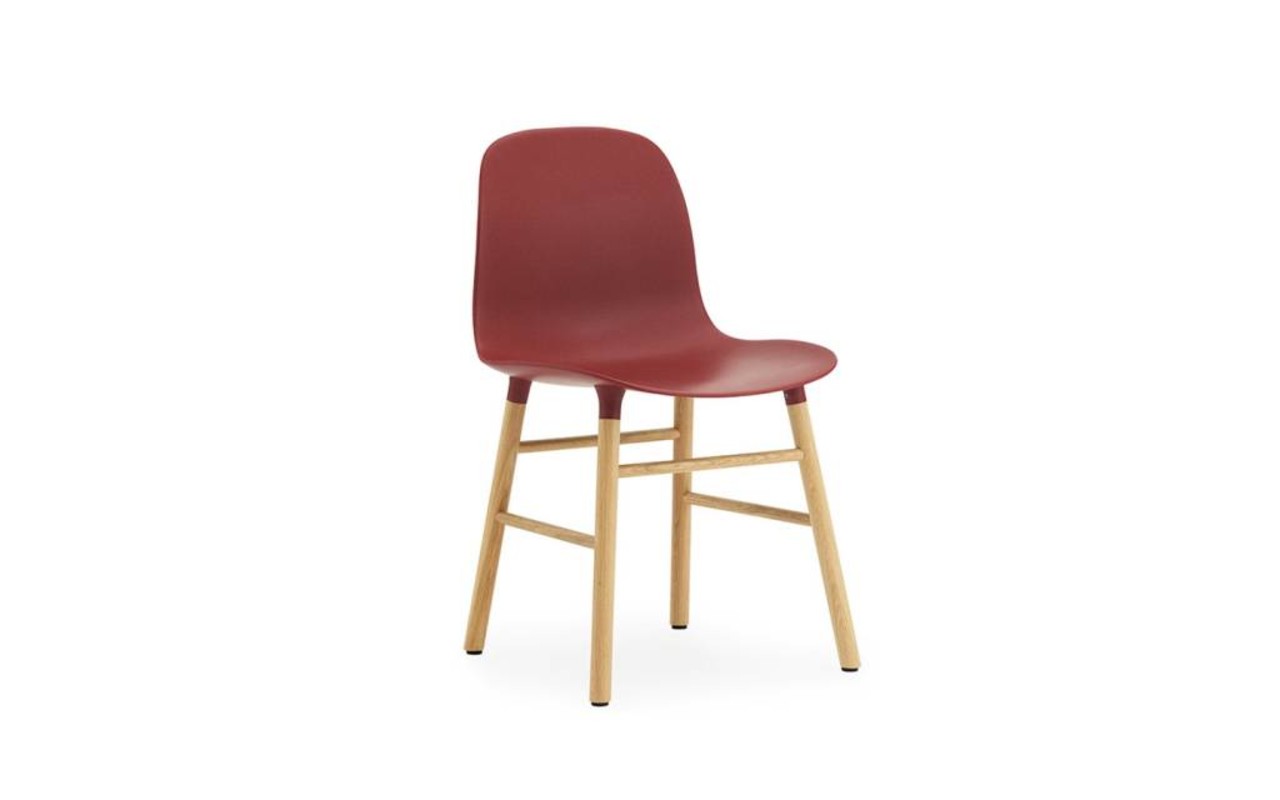 Normann Copenhagen Form Chair rød eik stol