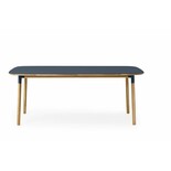 Normann Copenhagen Forma azul mesa de roble Normann Copenhagen Forma azul mesa de roble