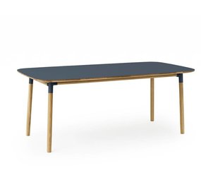 Normann Copenhagen Form tafel eiken blauw