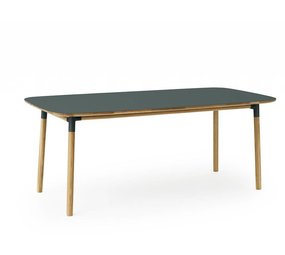 Normann Copenhagen Form tafel eiken groen Normann Copenhagen Form tafel eiken groen