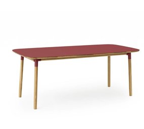 Normann Copenhagen Form rød eik bord Normann Copenhagen Form rød eik bord