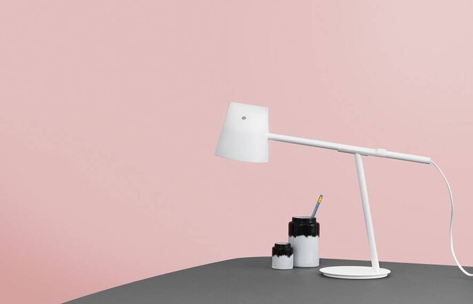 Normann Copenhagen Momento lampada da tavolo bianco