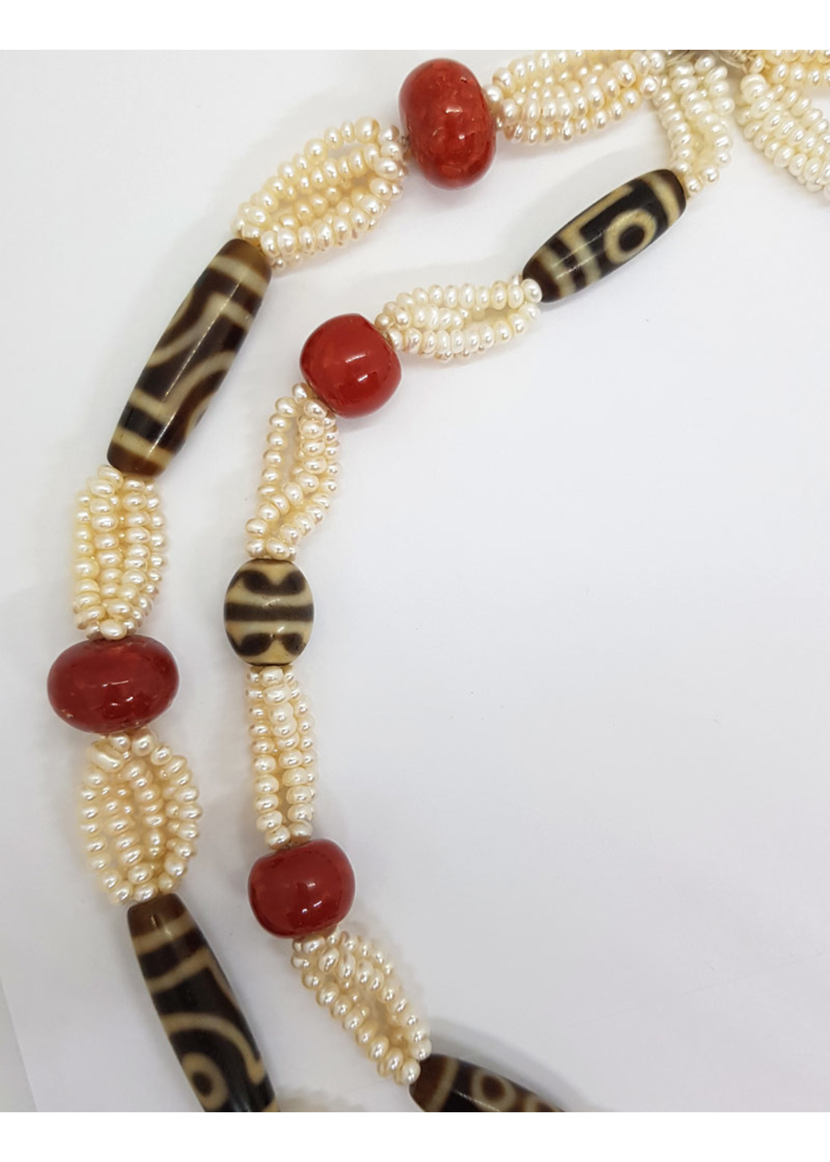 Tibetan Jewellery Necklace Gau with Dzis, Corals and Pearls