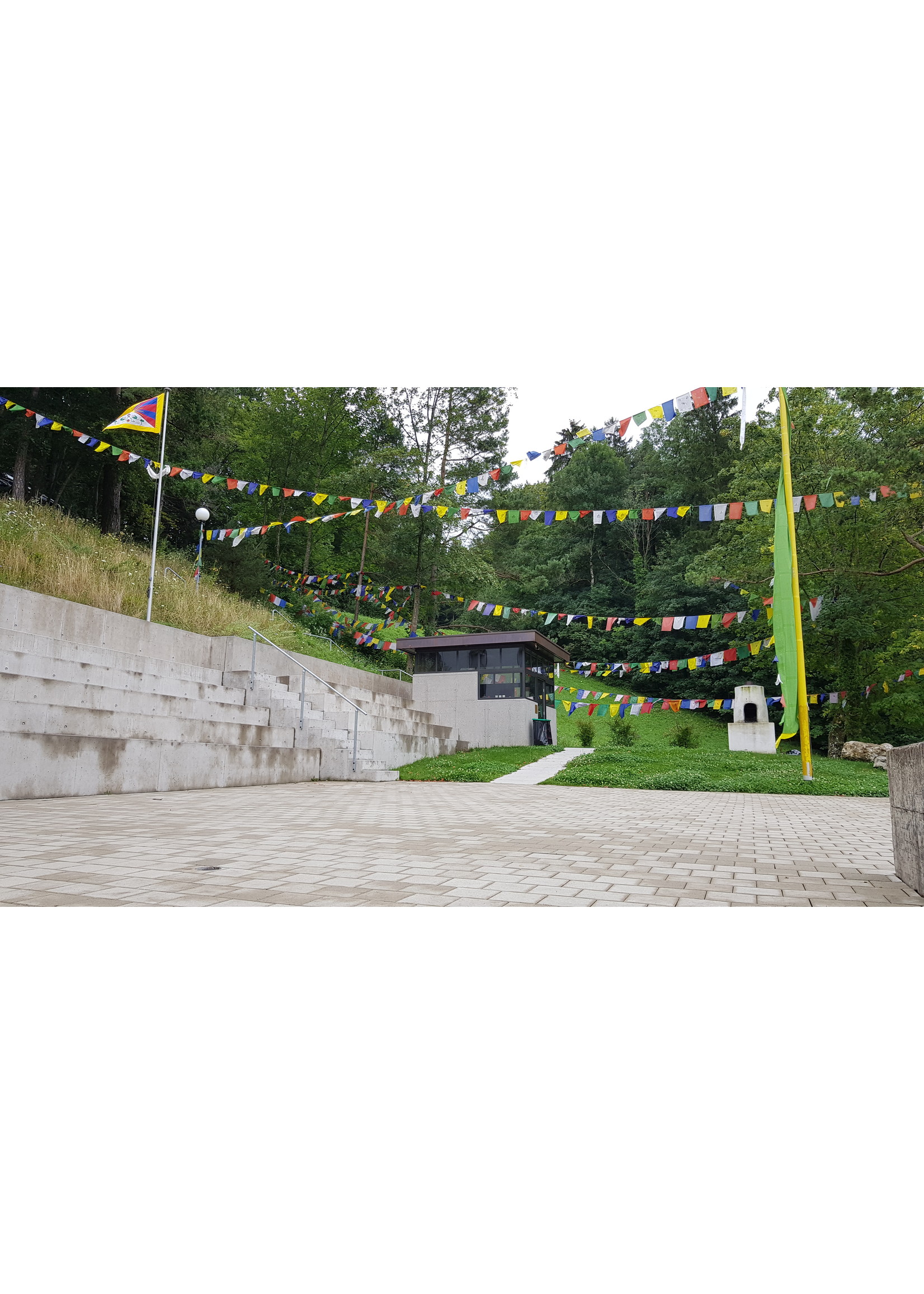 Tibetan Polyester Prayer Flags, XXL, 32 x 42 cm, 1.5 to 8 Meters