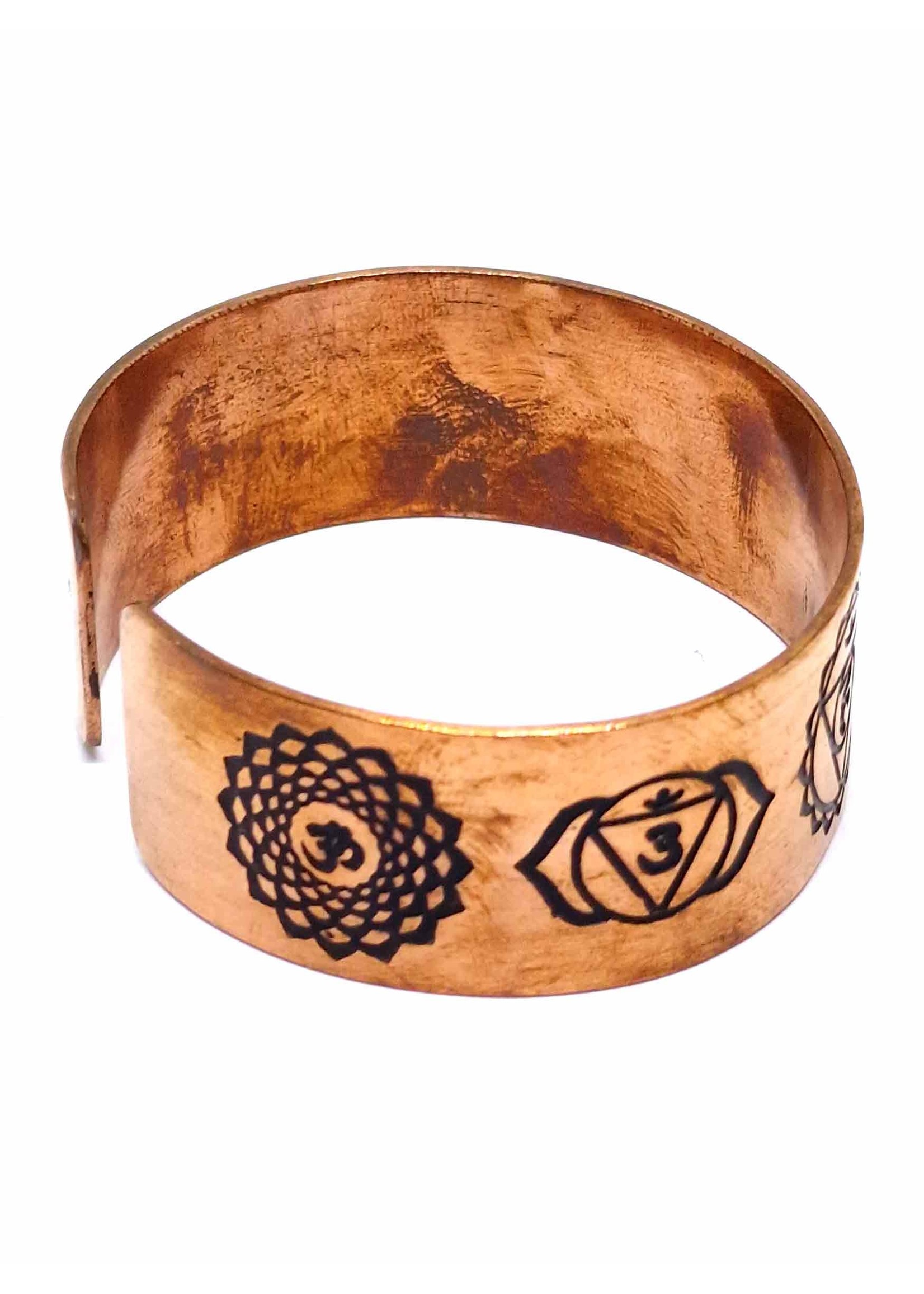 Bracelet en cuivre fait à la main avec 7 chakras