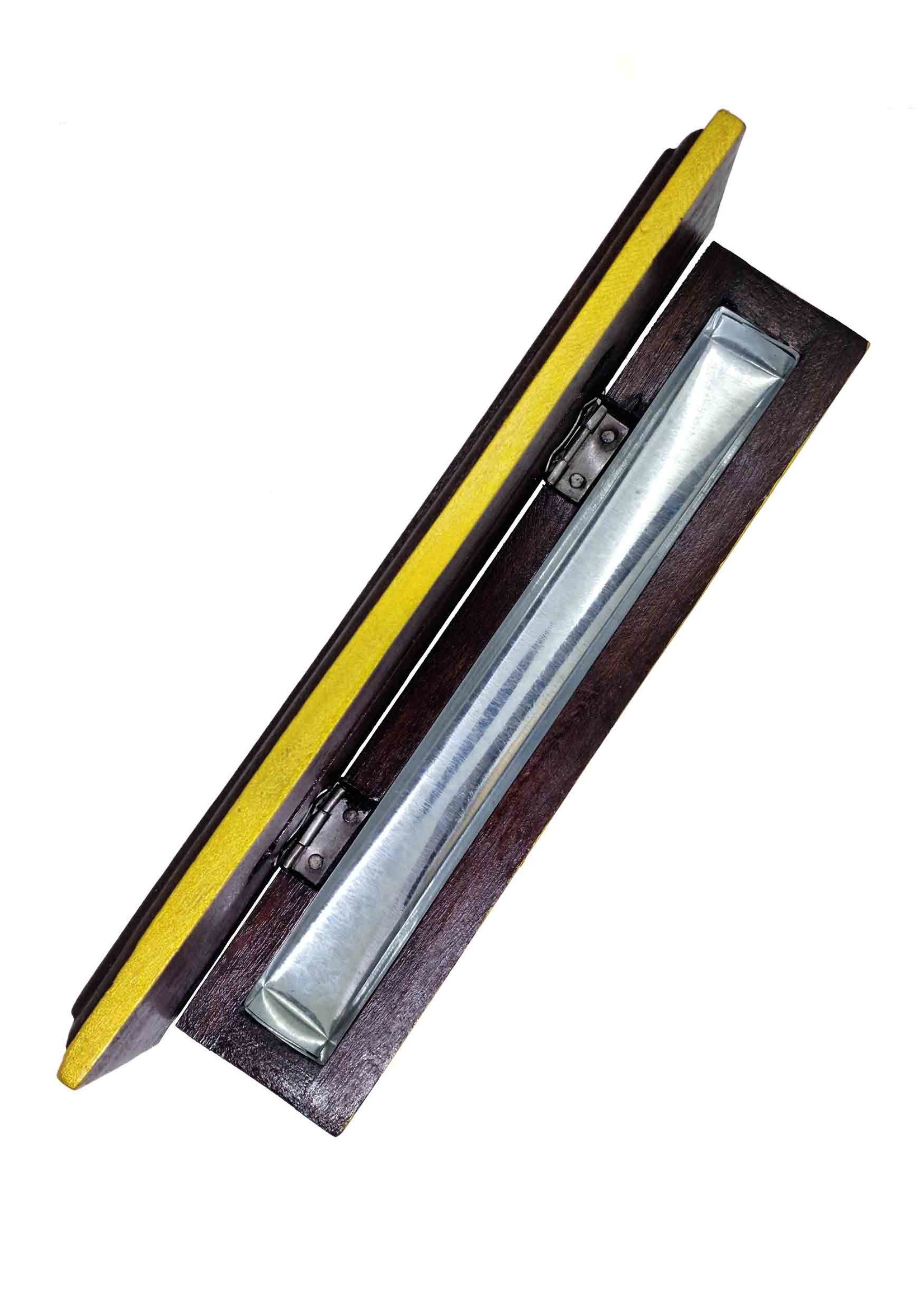 Brûleur d'encens tibétain en bois avec les Huit Signes Auspicieux