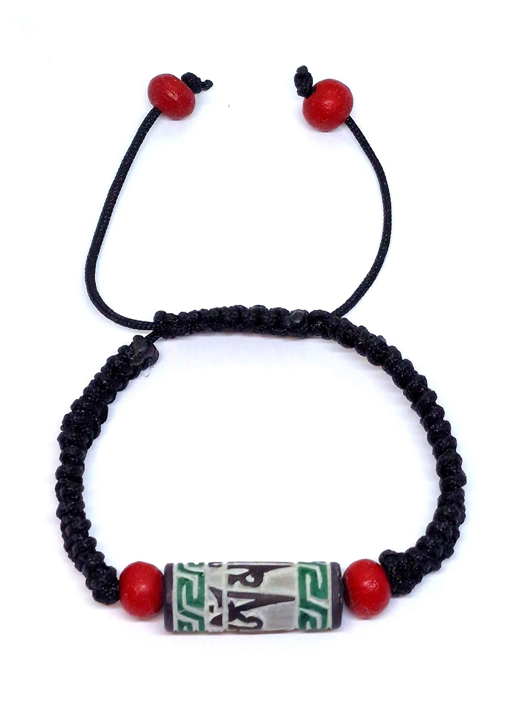 Bracciale Mantra in pietra scolpita "Om Mani Padme Hum", regolabile