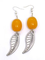 Boucle d'oreille en perles d'ambre avec feuilles suspendues