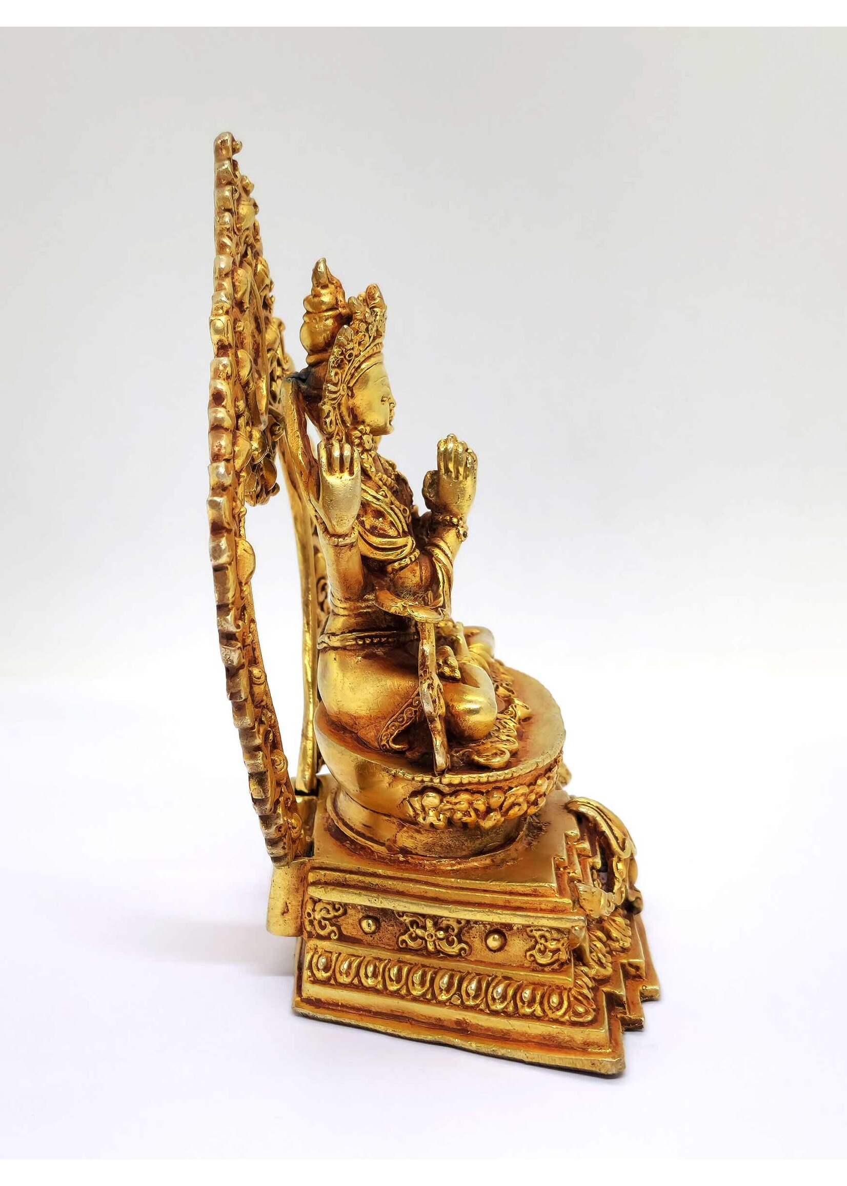 Statue de Chenrezig (Avalokiteshvara) avec trône