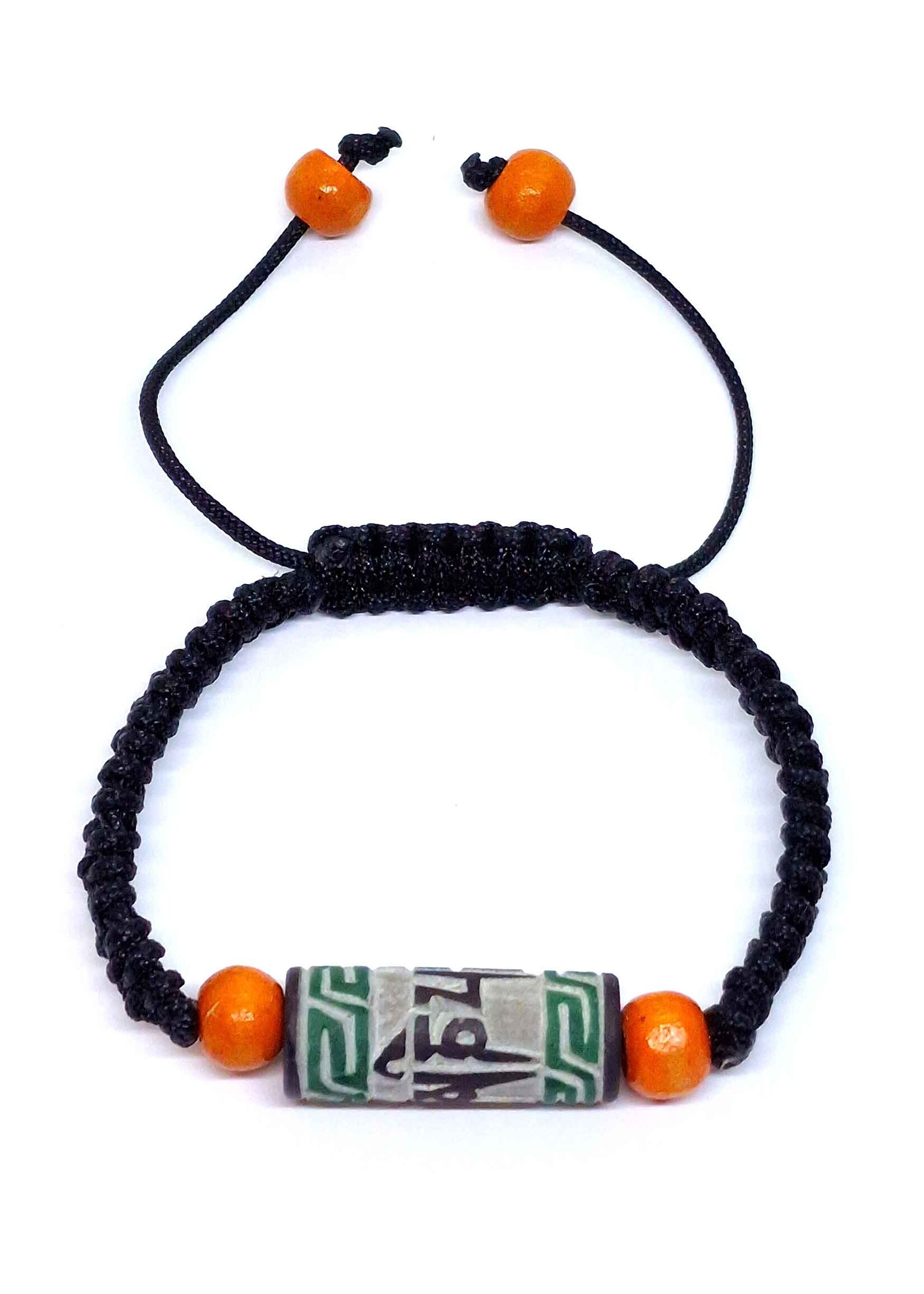 Bracciale Mantra in pietra scolpita "Om Mani Padme Hum", regolabile