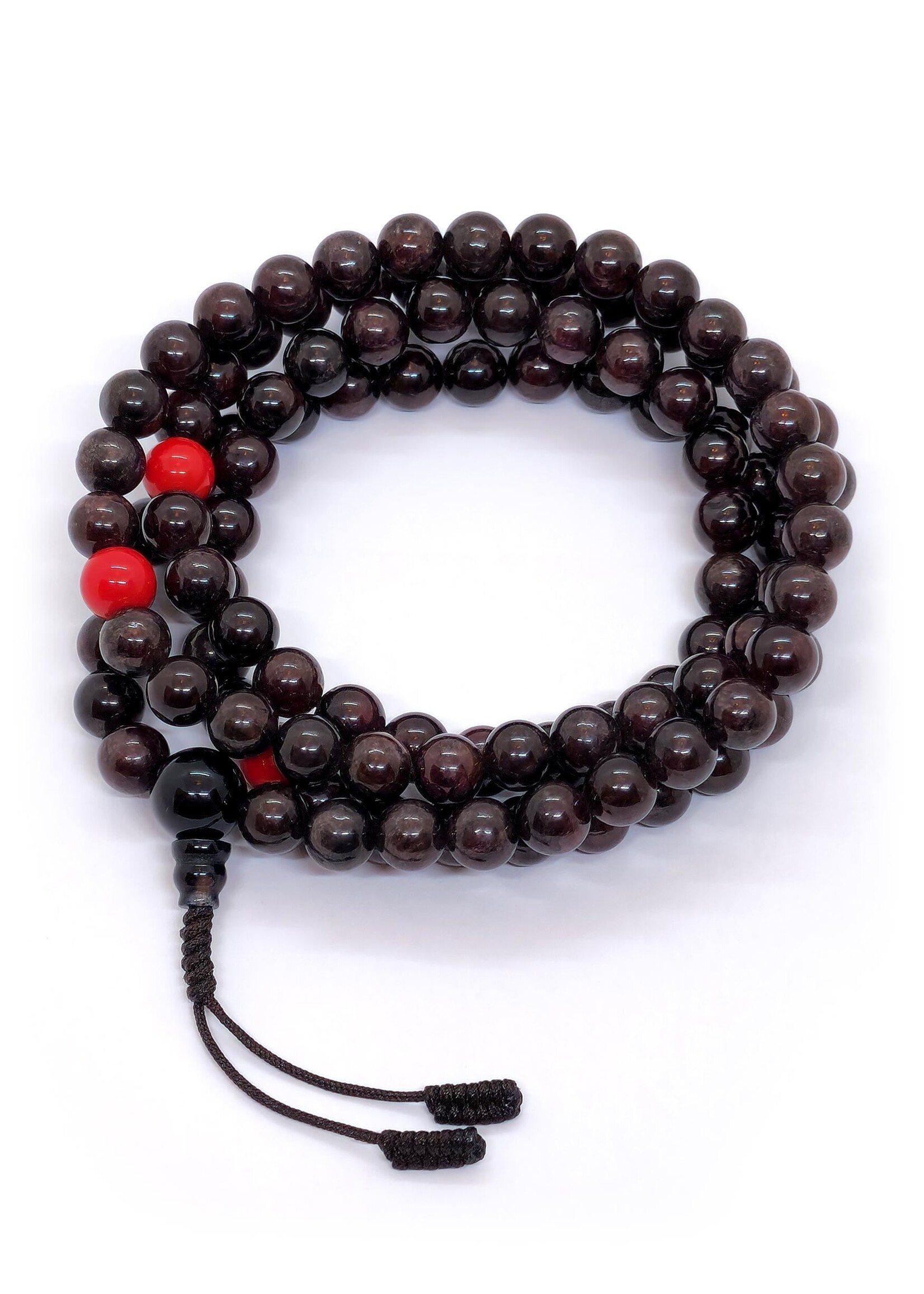 Perles de prière tibétaines artisanales avec grenat et corail rouge