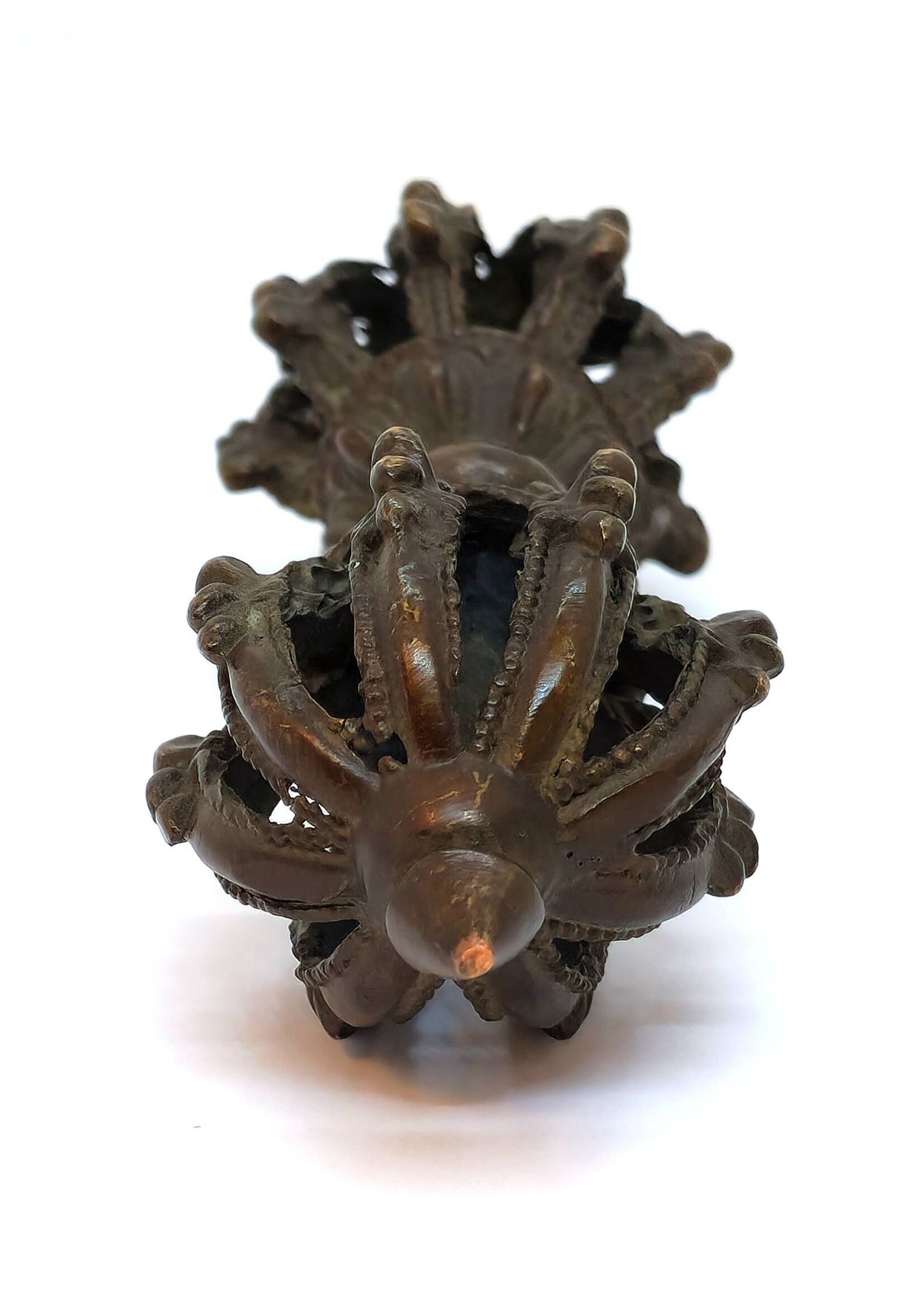 Tibetischer Dorje Vajra mit neun Speichen - Symbol für Kraft und Schutz, 14.5 cm