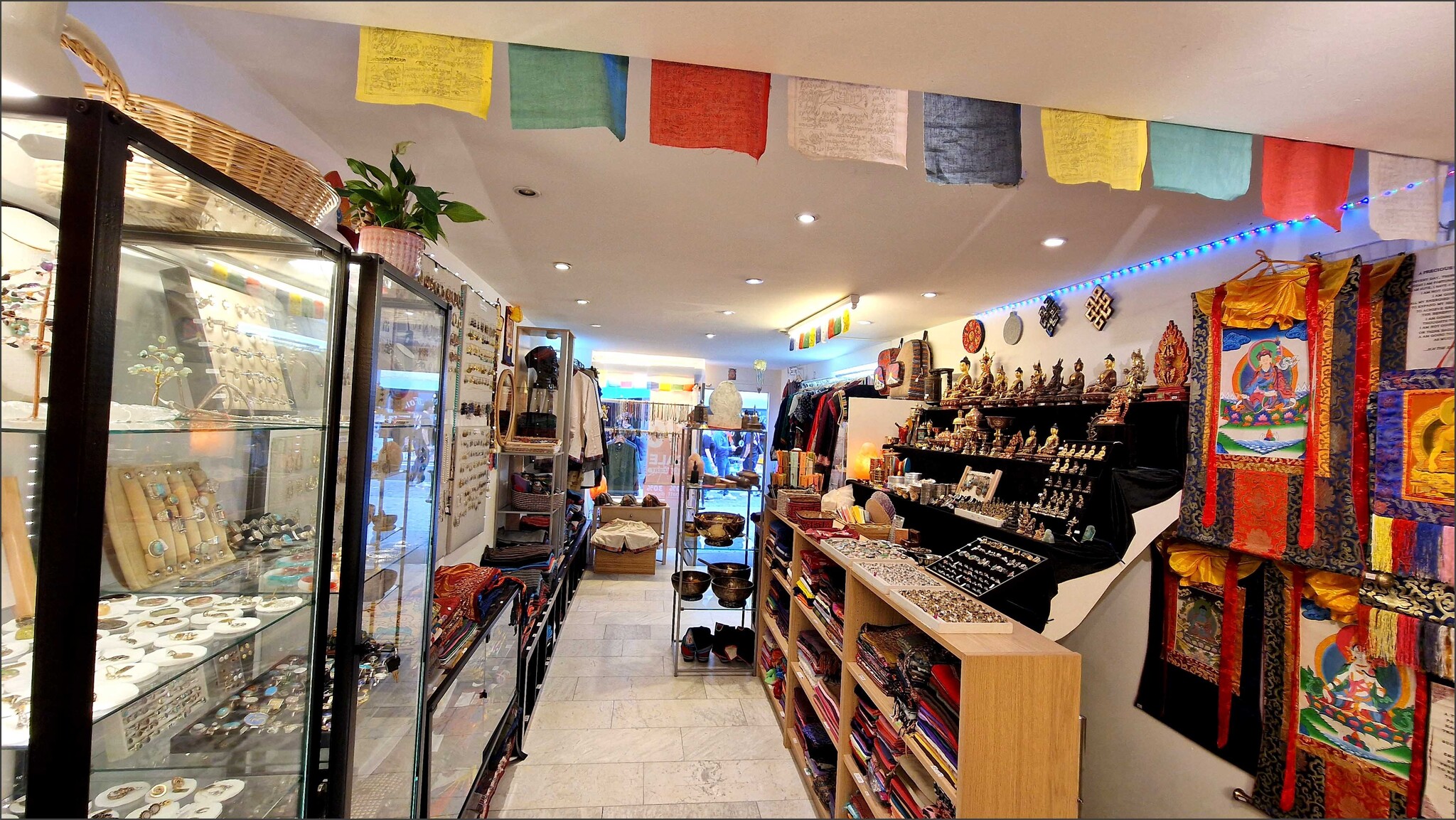 tibet-markets Tibet Shop Laden Shangrila Zurich Switzerland 