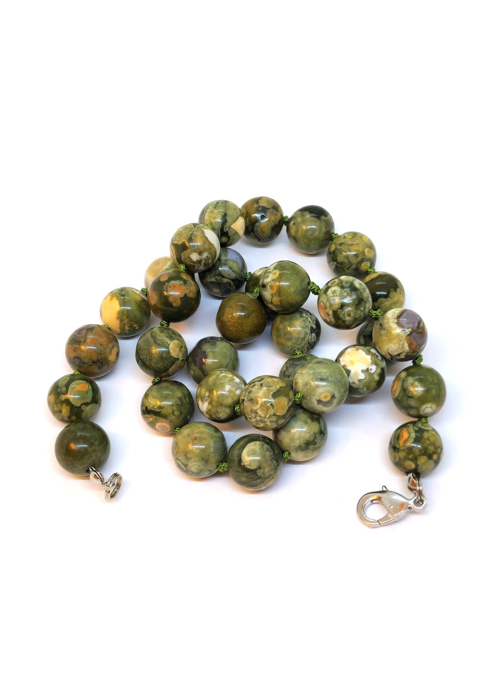 Collana in riolite con sfere da 12 mm, Eleganza naturale e armonia interiore