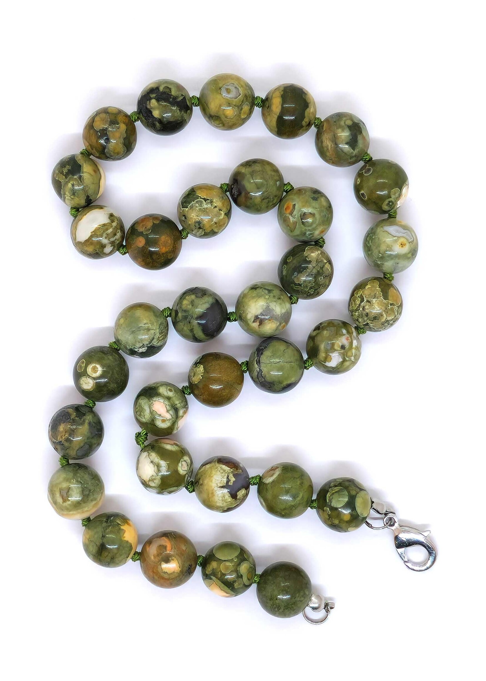 Collana in riolite con sfere da 12 mm, Eleganza naturale e armonia interiore