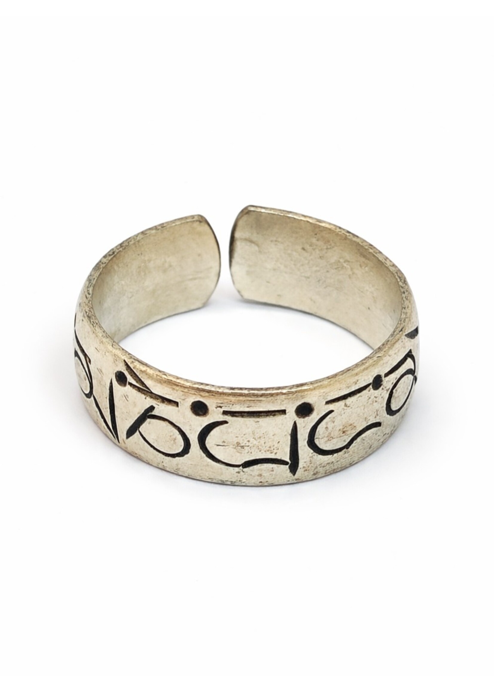 Tibetan Mantra Finger Ring "Om Mani Padme Hum"