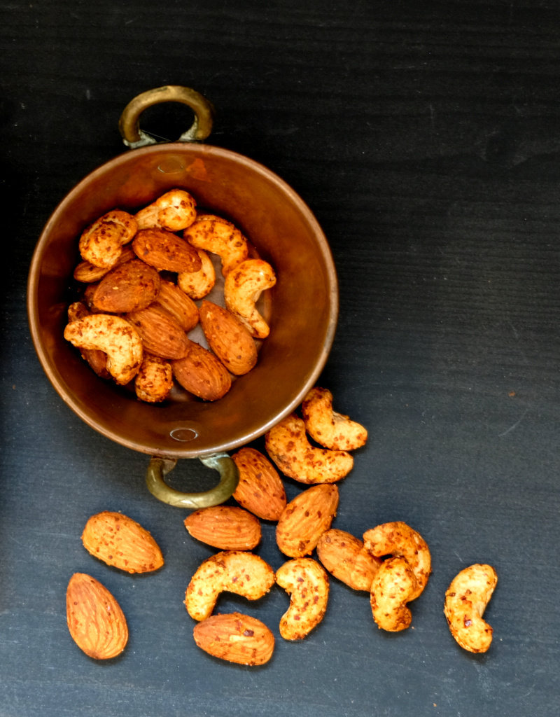 NuZz Cashews & Almonds with Espelette pepper