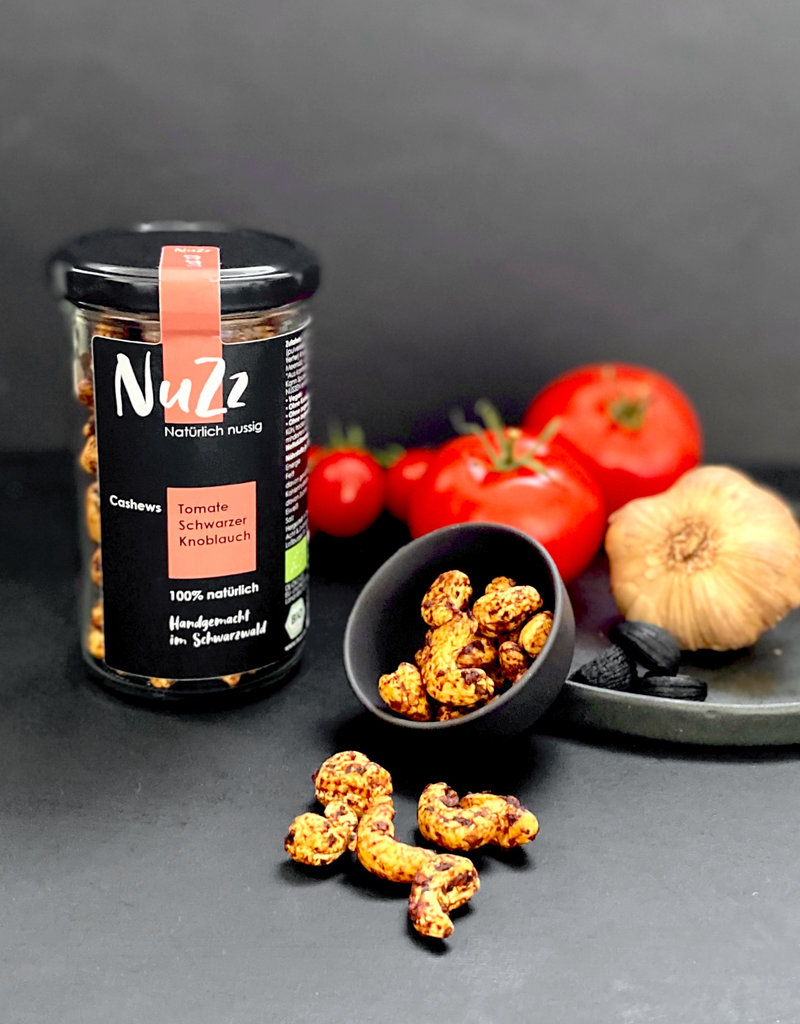 NuZz Roasted Organic Cashews with Black Garlic and Tomato