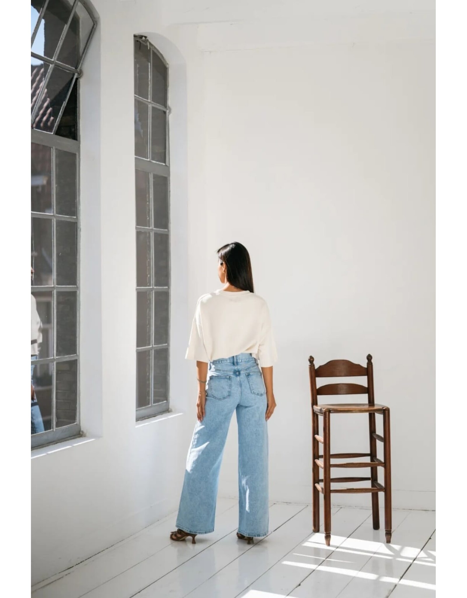 BY ELLE ET MOI JEANS MET GEBOGEN DETAILRAND