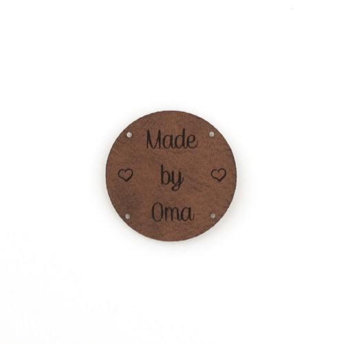 Leren label 'Made by Oma' rond 35mm - 2 stuks Bay Brown Marlaine Leren label 'Made by Oma' rond 35mm - 2 stuks Bay Brown
