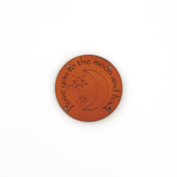 Leren label 'I love you to the moon and back' rond 35mm Chestnut - 2 stuks Marlaine Leren label 'I love you to the moon and back' rond 35mm Chestnut - 2 stuks